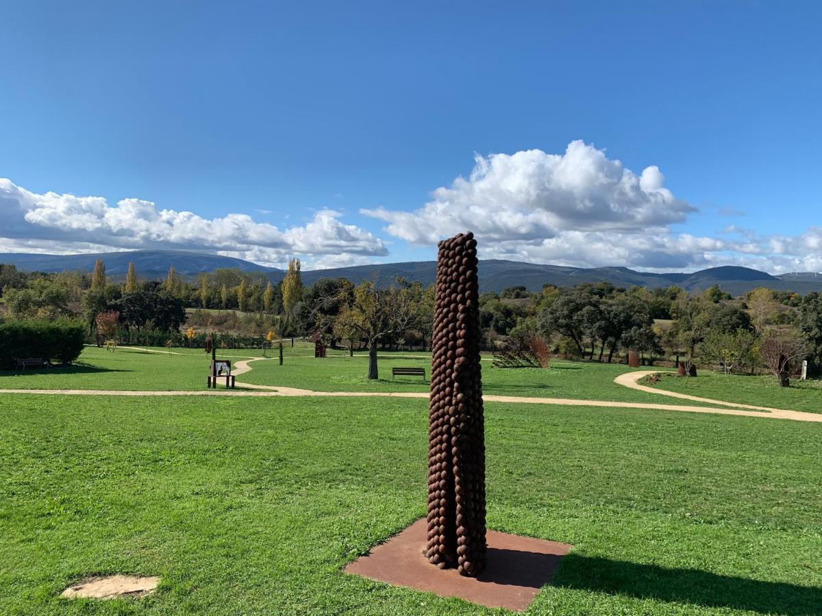Casa Rural De Un Artista En Plena Naturaleza Piscina Y Parque De Esculturas En Villarcayo Eksteriør billede
